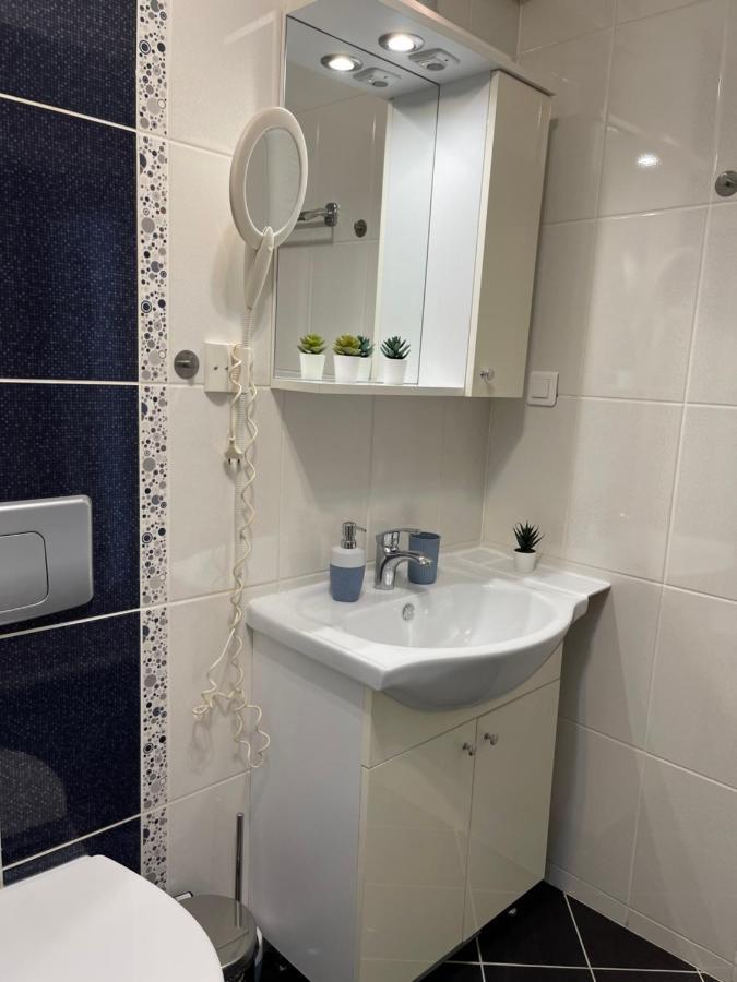 Relaxing Bucharest Airport Residences & Therme-Self Check-In 奥托佩尼 外观 照片
