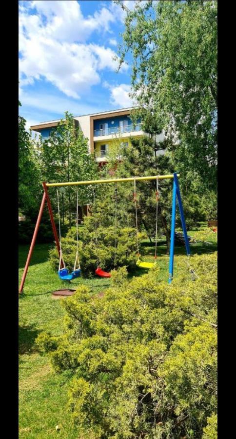 Relaxing Bucharest Airport Residences & Therme-Self Check-In 奥托佩尼 外观 照片